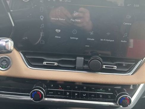 Used 2025 Chevrolet Equinox ACTIV w/ Safety and Technology Package image 20