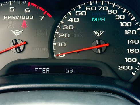 Used 1997 Chevrolet Corvette Coupe RWD image 37
