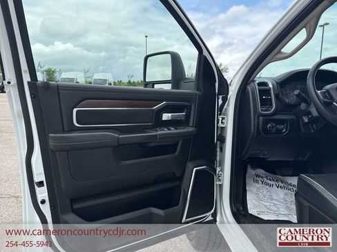 Used 2024 RAM 2500 Laramie AWD/4WD image 18