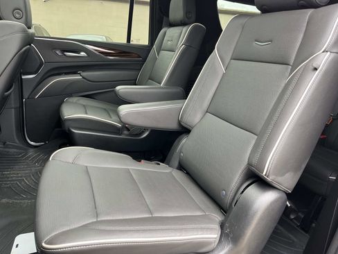 Used 2024 Cadillac Escalade ESV Premium Luxury w/ Performance Package image 17