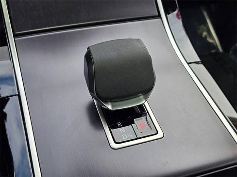 New 2026 Land Rover Range Rover Velar Dynamic SE image 15