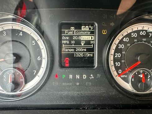 Used 2018 RAM 1500 Tradesman AWD/4WD image 9