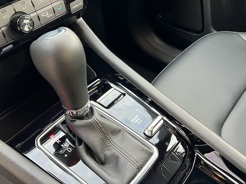 New 2026 Jeep Compass Limited image 13