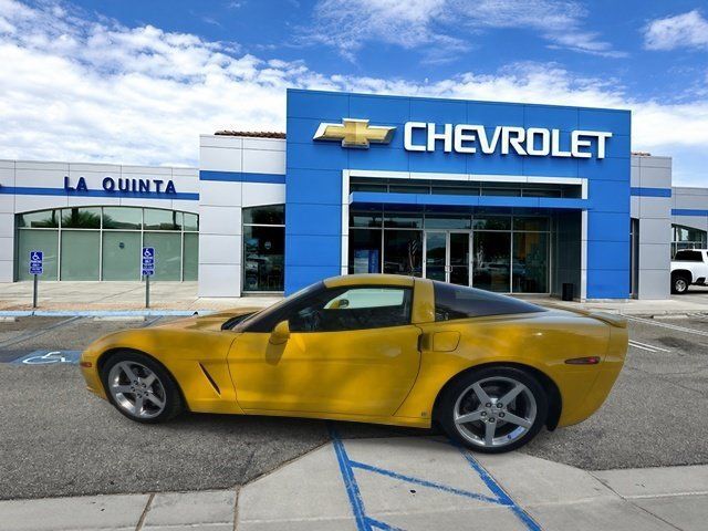 Used 2005 Chevrolet Corvette Coupe w/ Preferred Equipment Group RWD image 5