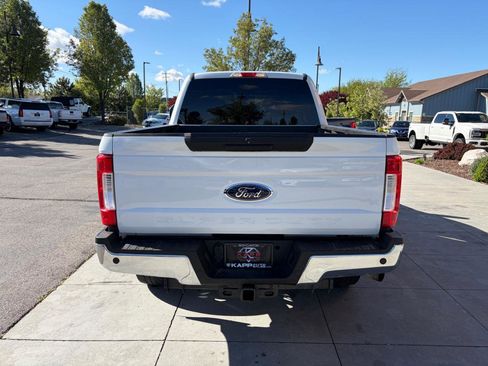 Used 2018 Ford F250 XLT w/ FX4 Off-Road Package AWD/4WD image 9