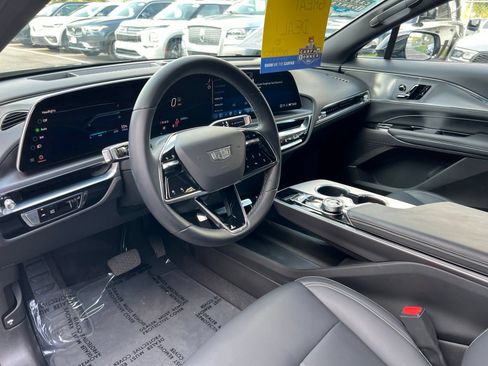Used 2024 Cadillac Lyriq Tech AWD/4WD image 29