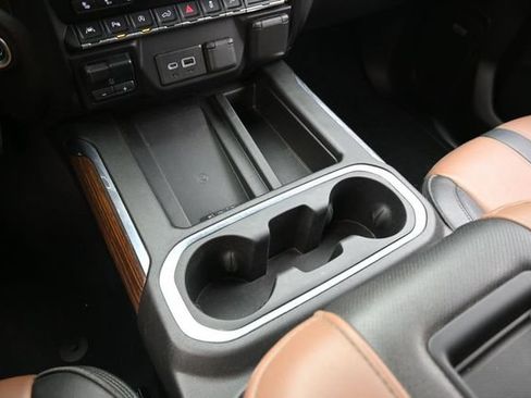 Used 2022 Chevrolet Silverado 1500 High Country AWD/4WD image 27