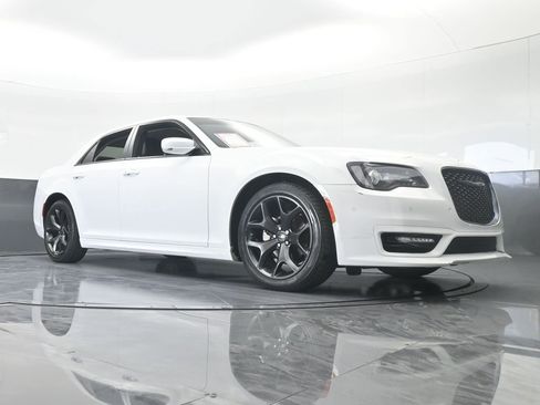Used 2023 Chrysler 300 Touring L image 58