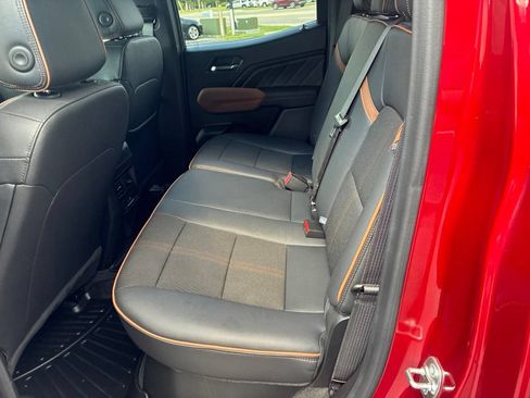 Used 2024 GMC Canyon AT4 w/ Technology Package AWD/4WD image 9