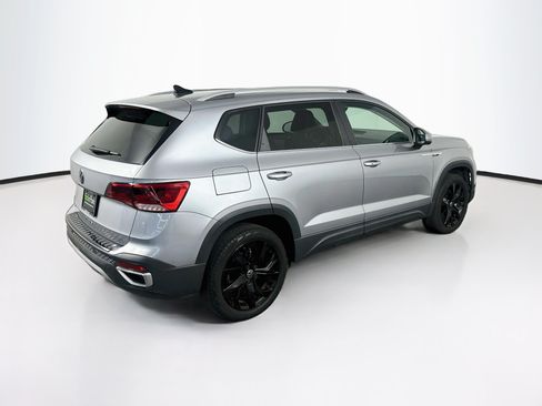 Used 2023 Volkswagen Taos SE w/ Black Wheel Package FWD image 9