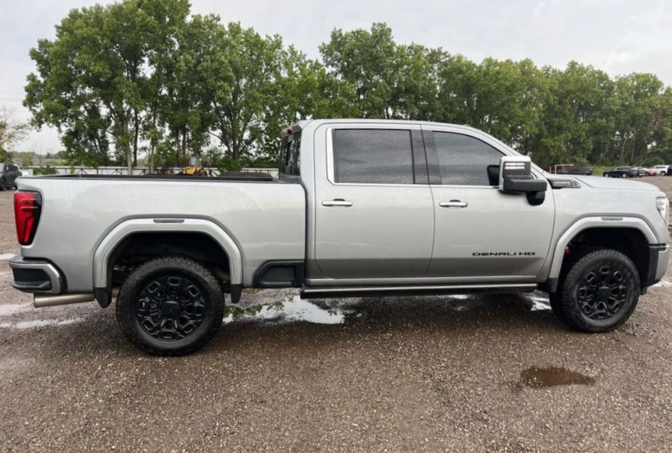 Used 2025 GMC Sierra 2500 Denali Ultimate AWD/4WD image 5