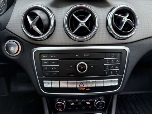 Used 2018 Mercedes-Benz GLA 250 4MATIC image 19