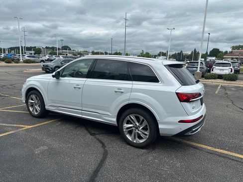 Used 2023 Audi Q7 2.0T Premium w/ Convenience Package AWD/4WD image 3