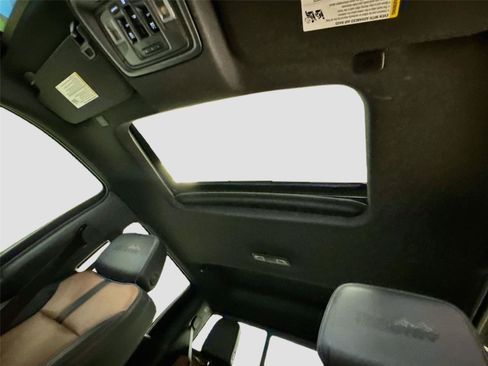 Used 2022 Chevrolet Silverado 1500 High Country AWD/4WD image 23