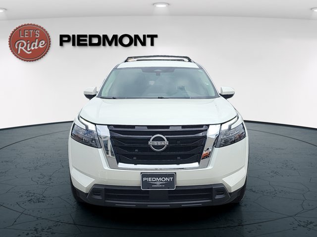Used 2023 Nissan Pathfinder SV FWD image 2