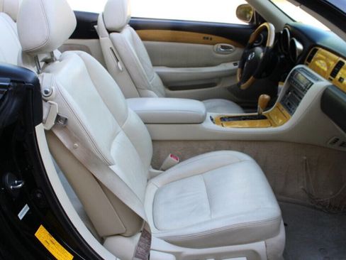 Used 2002 Lexus SC 430 Convertible image 22