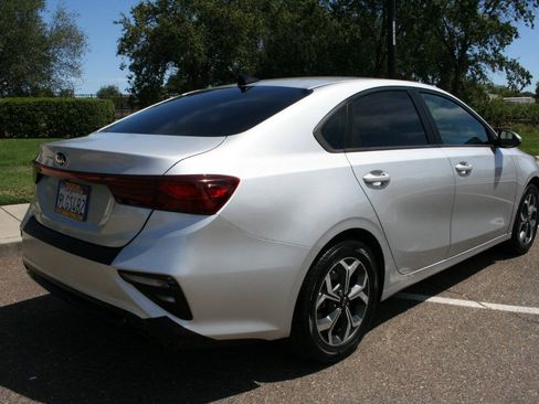 Used 2021 Kia Forte LXS FWD image 4