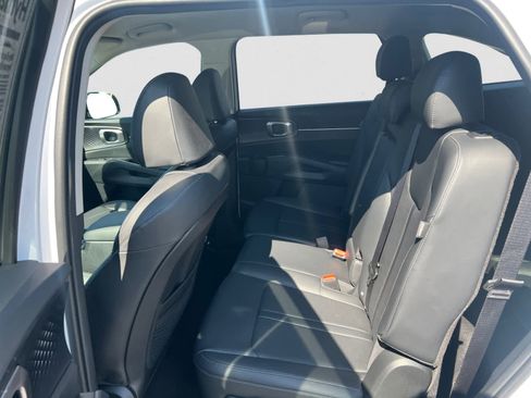 Certified 2025 Kia Sorento S image 11