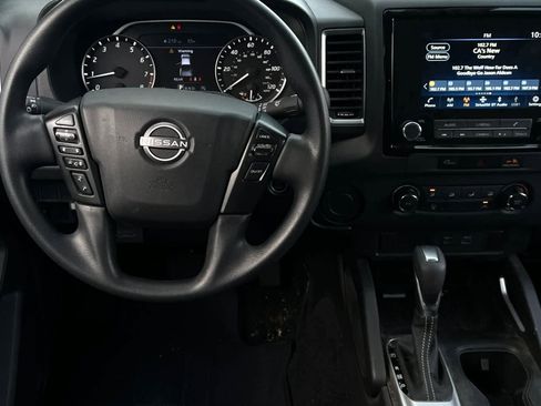 Used 2024 Nissan Frontier SV image 14