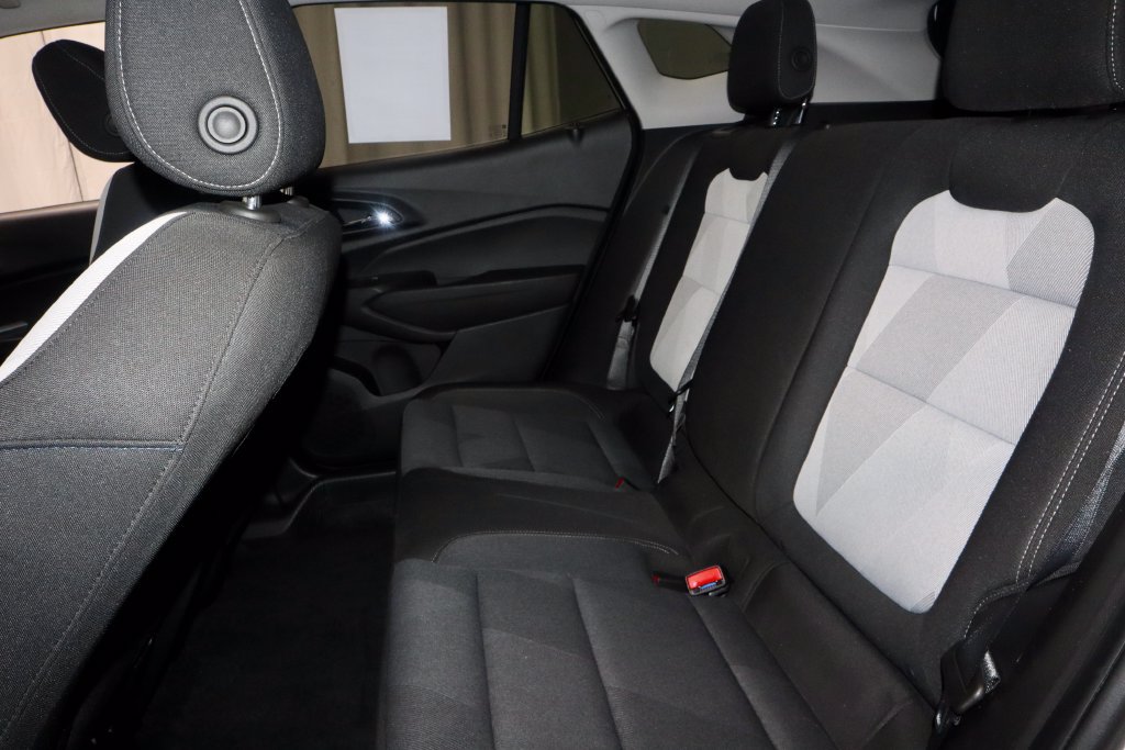 Used 2025 Chevrolet Trax LS FWD image 21