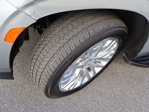 Certified 2024 Chevrolet Suburban LT w/ LT Signature Package image 45