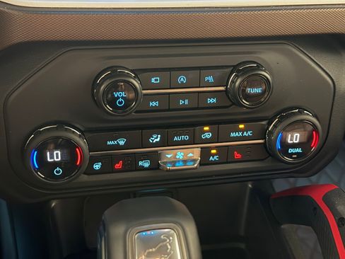 Used 2024 Ford Bronco Heritage Edition AWD/4WD image 16