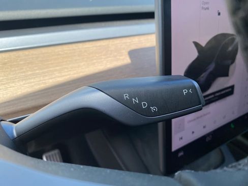 Used 2024 Tesla Model Y Long Range AWD/4WD image 14