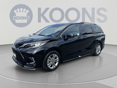 Used 2023 Toyota Sienna XSE w/ XSE Plus Package AWD/4WD image 1