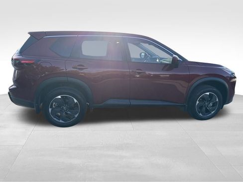 Used 2024 Nissan Rogue SV image 8