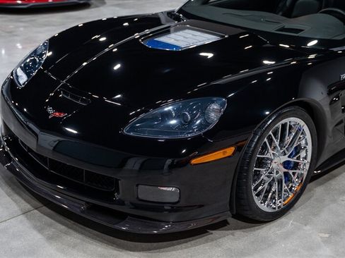 Used 2011 Chevrolet Corvette ZR1 w/ Preferred Equipment Group RWD image 11
