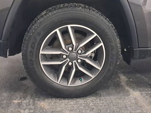 Used 2020 Jeep Grand Cherokee Limited w/ Luxury Group II image 27