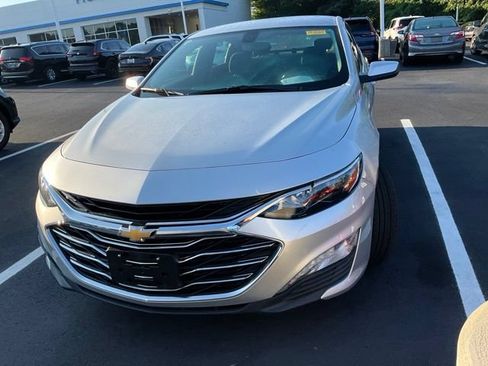 Used 2020 Chevrolet Malibu LT FWD image 12