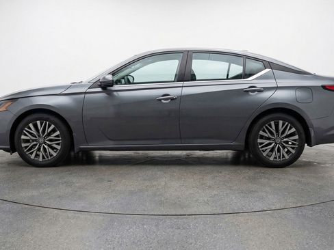 Used 2025 Nissan Altima 2.5 SV image 5