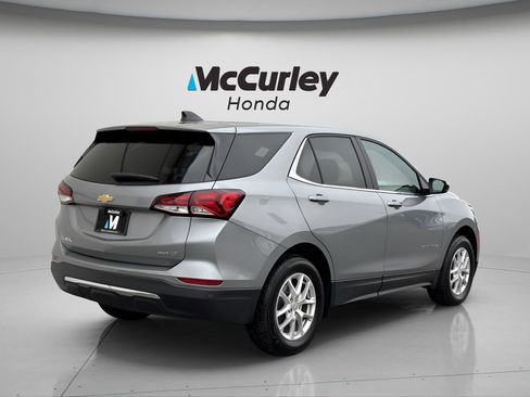 Used 2024 Chevrolet Equinox LT image 3