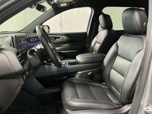 Used 2024 Chevrolet Traverse LT w/ LPO, Floor Liner Package FWD image 14