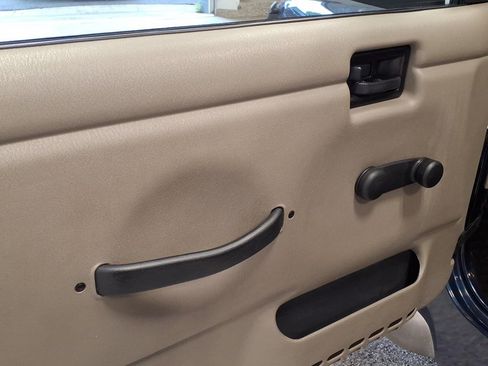 Used 2005 Jeep Wrangler 4WD Sport image 9