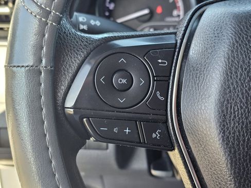 Used 2019 Toyota Camry LE image 21