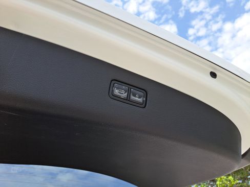 Used 2024 Genesis GV80 2.5T image 6