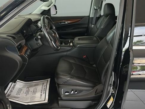 Used 2019 Cadillac Escalade Premium Luxury AWD/4WD image 8