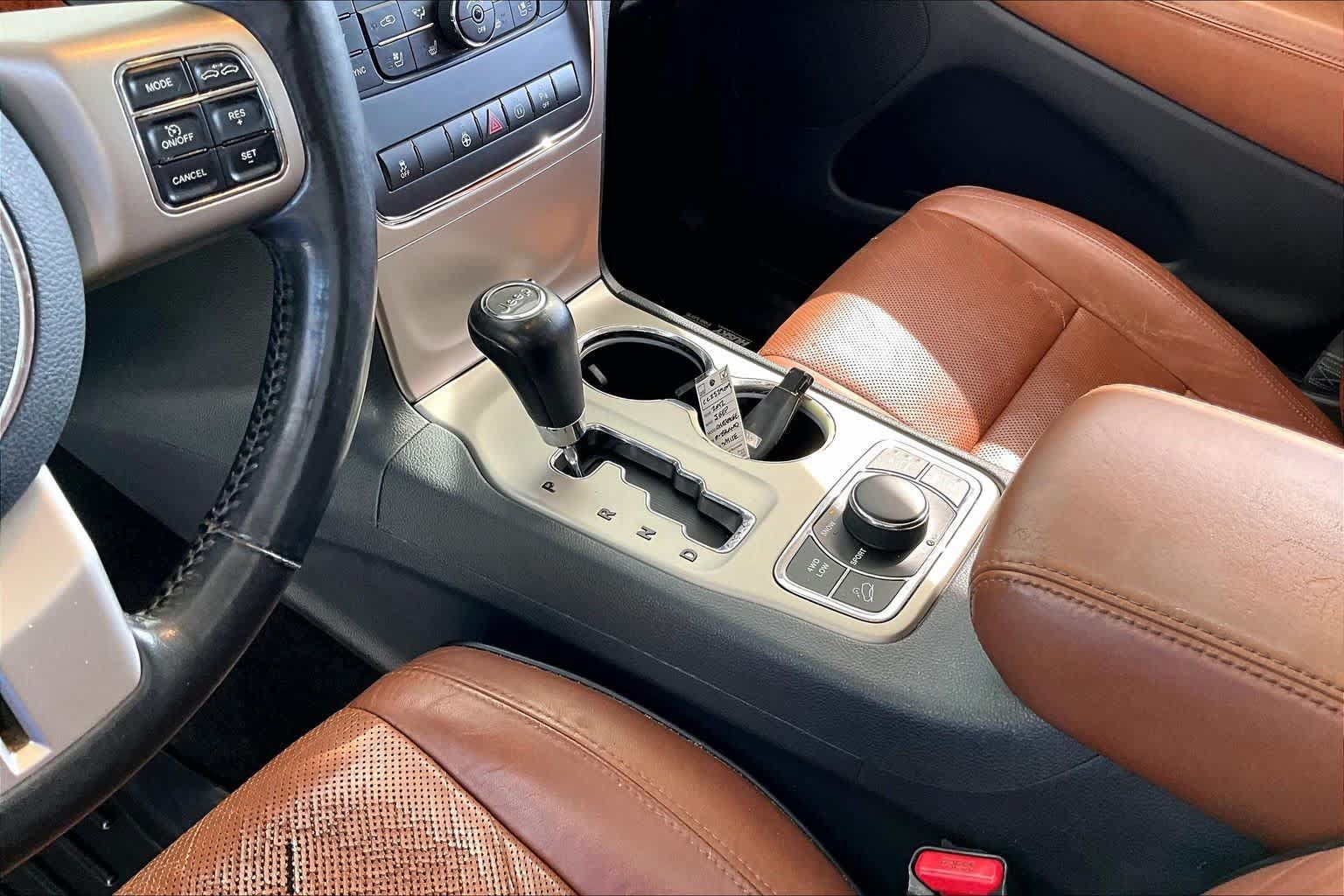 Used 2012 Jeep Grand Cherokee Overland AWD/4WD image 16