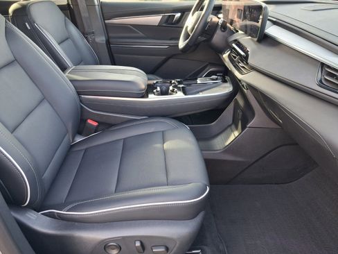 Used 2025 Buick Enclave Preferred image 27