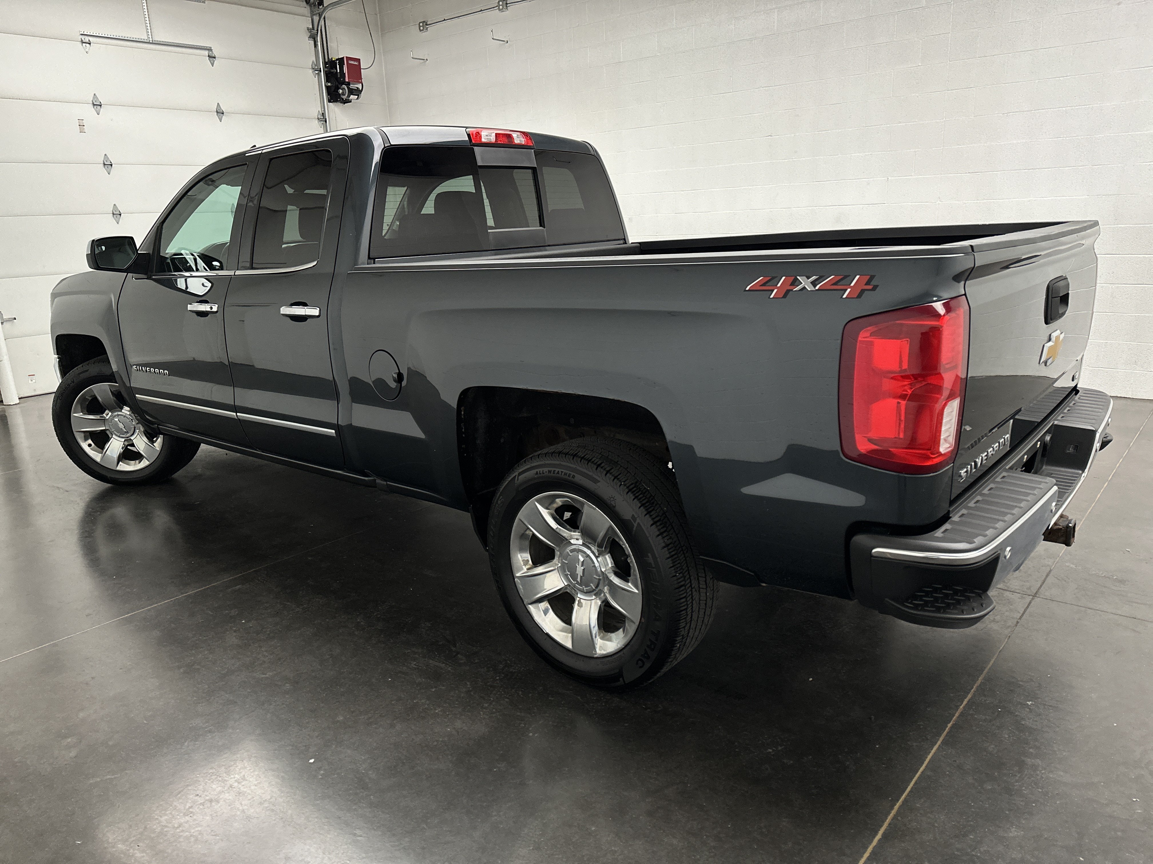 Used 2018 Chevrolet Silverado 1500 LTZ w/ Sport Package AWD/4WD image 8