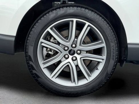 Certified 2024 Ford Edge Titanium AWD/4WD image 9