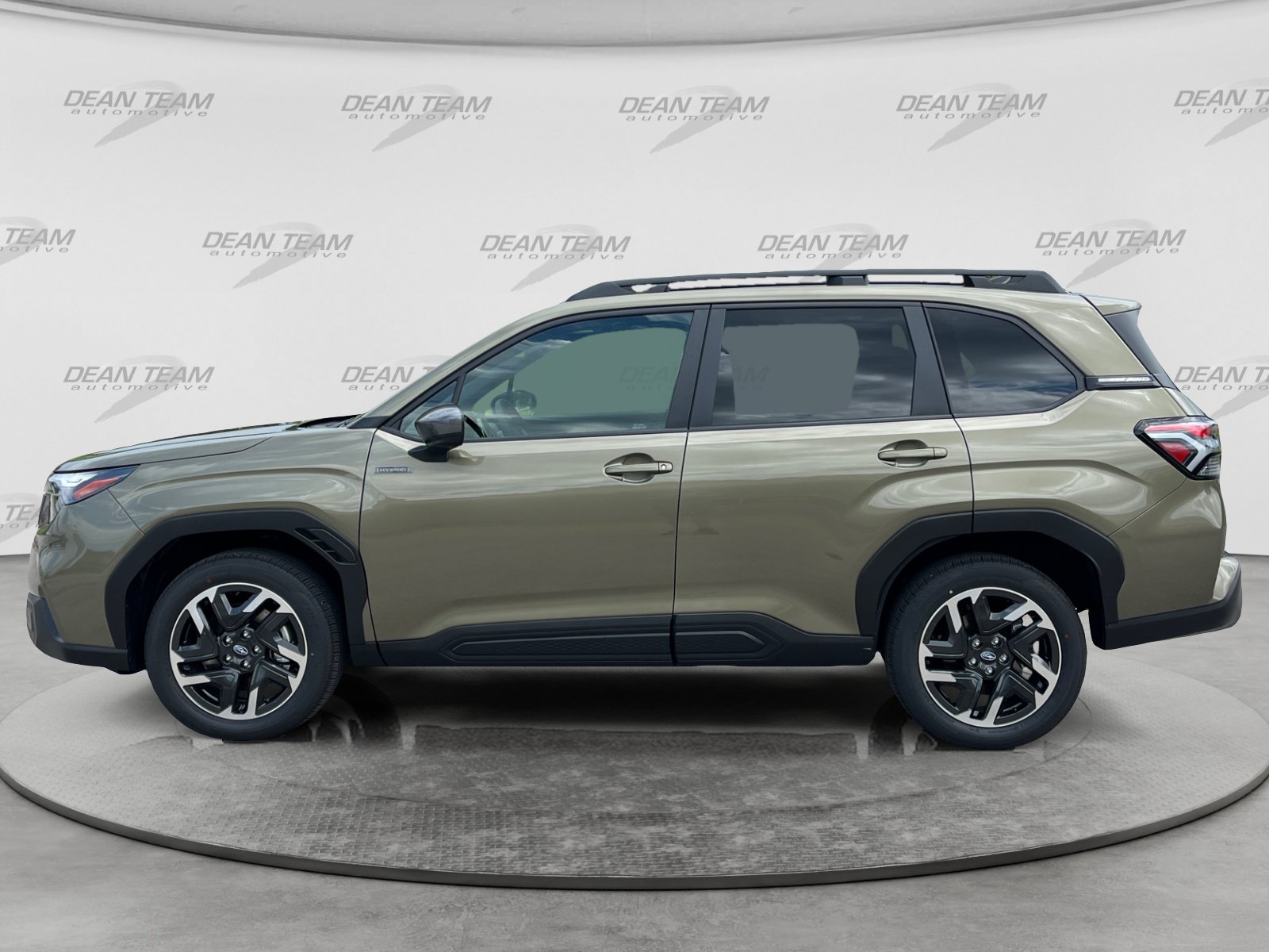 Used 2025 Subaru Forester Premium AWD/4WD image 4