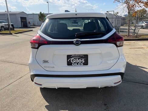 Used 2025 Nissan Kicks Play S image 4