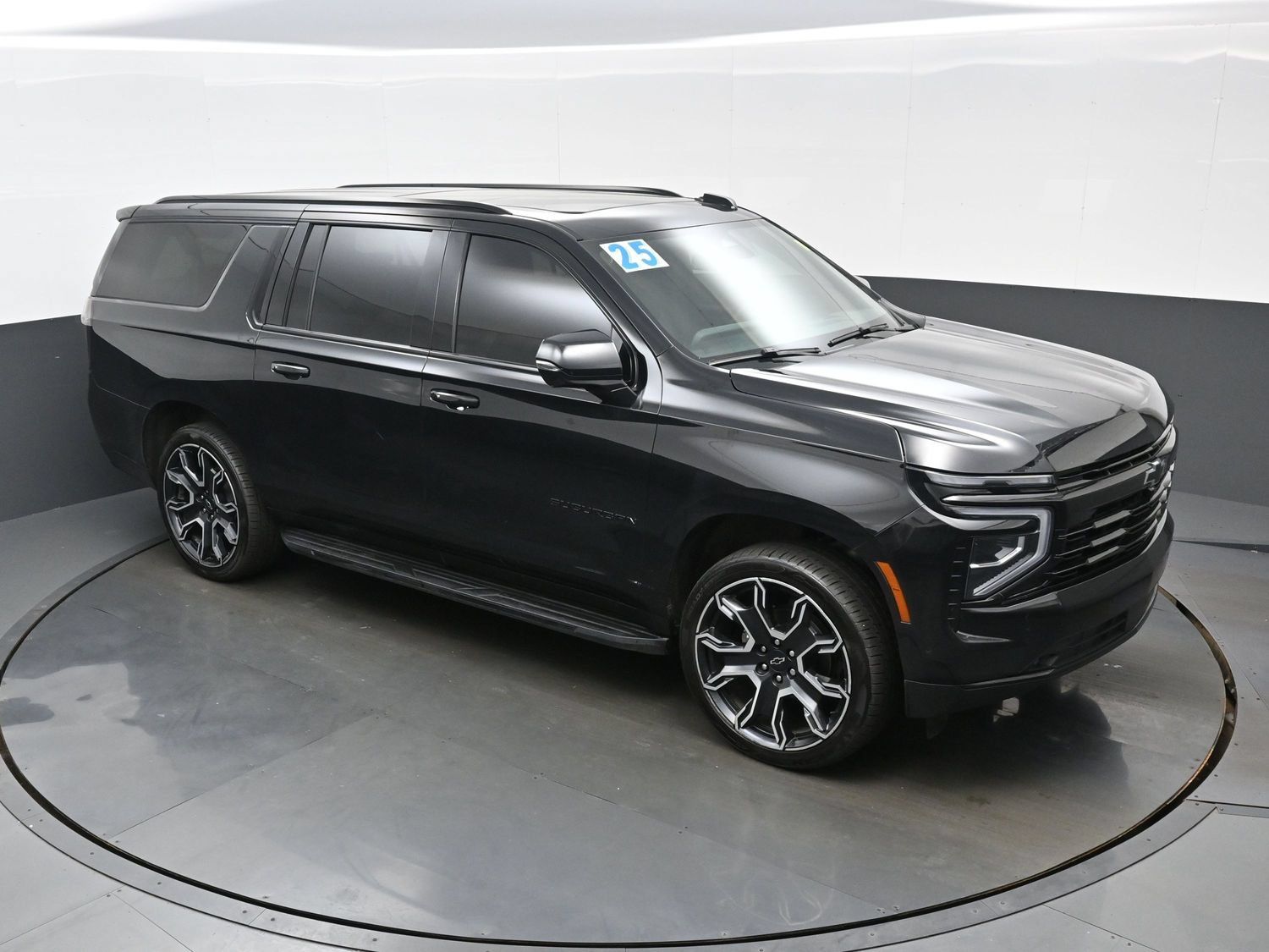 Used 2025 Chevrolet Suburban RST w/ RST Capability Package AWD/4WD image 45