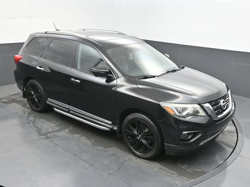 Used 2017 Nissan Pathfinder Platinum w/ Midnight Edition Package FWD image 32