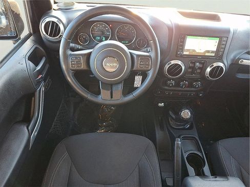 Used 2017 Jeep Wrangler Unlimited Rubicon w/ Dual Top Group image 23