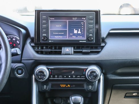 Certified 2022 Toyota RAV4 XLE FWD image 3