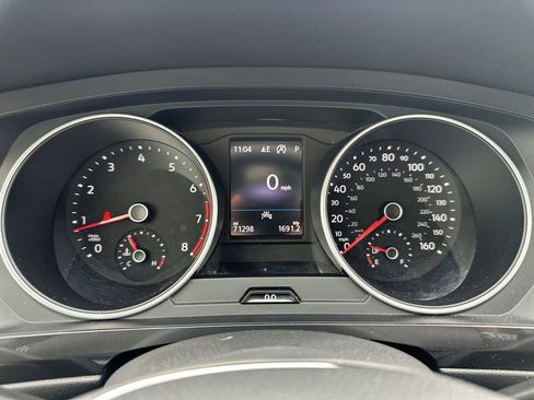 Used 2021 Volkswagen Tiguan SE w/ Panoramic Sunroof Package image 21
